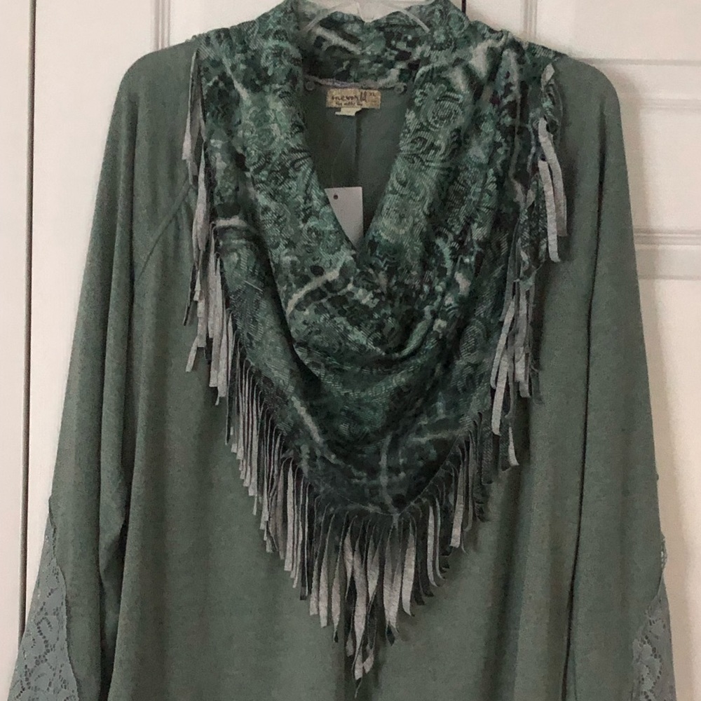 “ONE WORLD” Top with Fringed Scarf